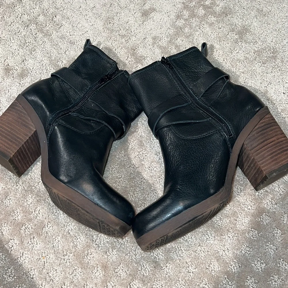 Lucky Brand Leather Boots size 9 1/2